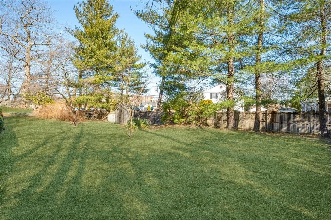 Photo of 1 Mead Pond Lane