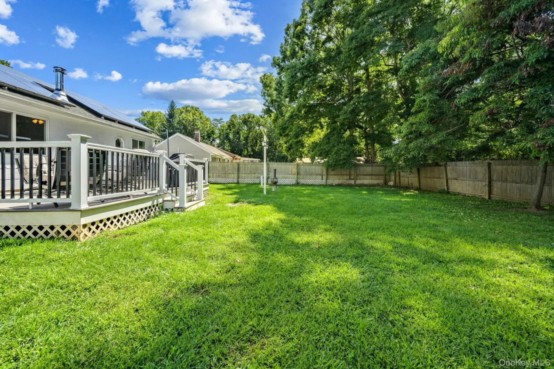 Photo of 469 Carnation Drive