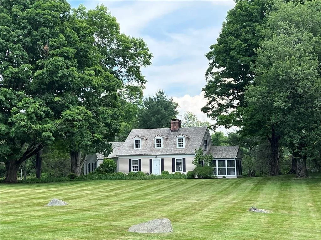 Photo of 9-11 Putnam Park Road