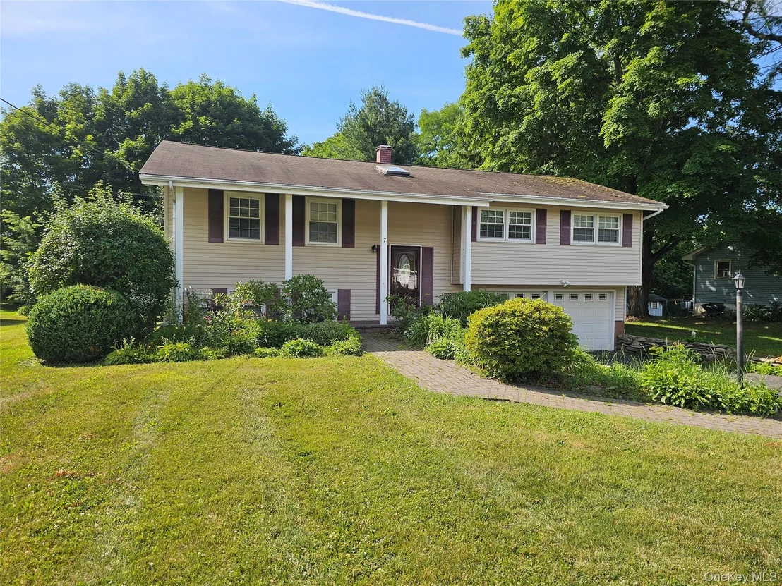 Photo of 7 Scotchtown Drive