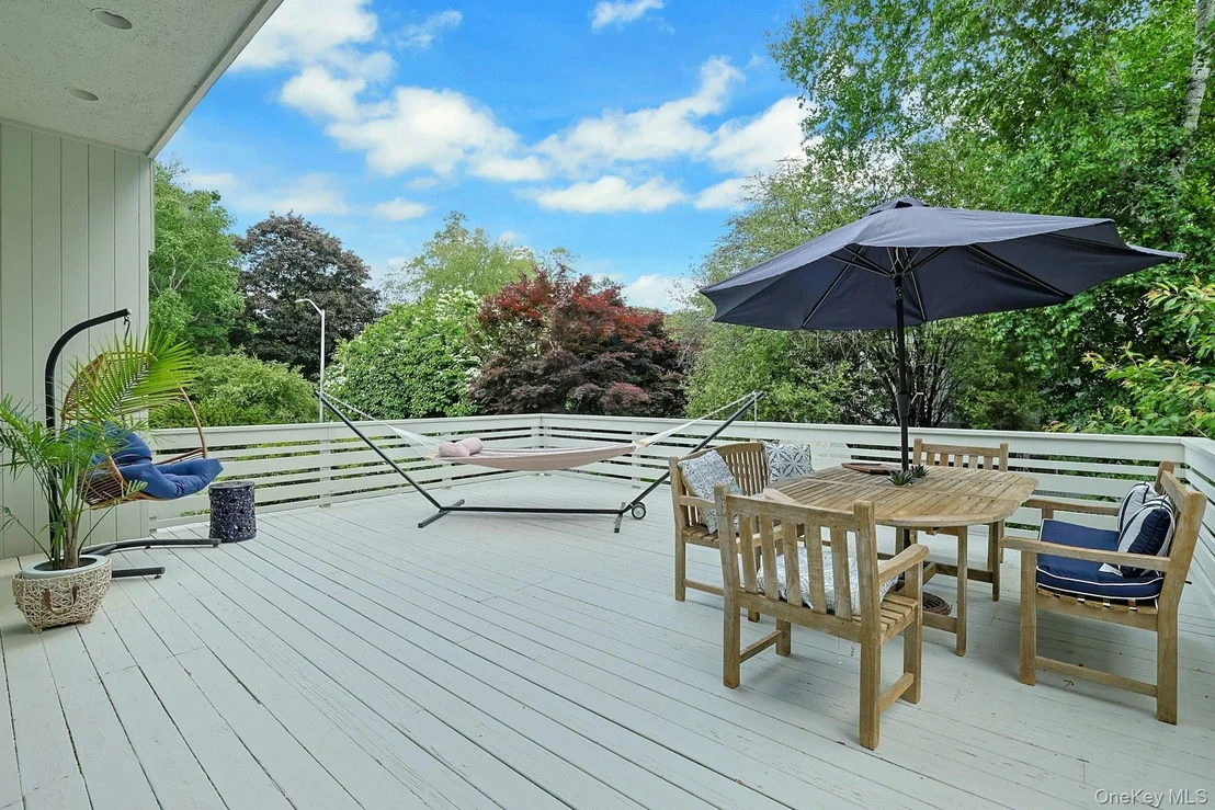 Photo of 10 Cypress Point Drive