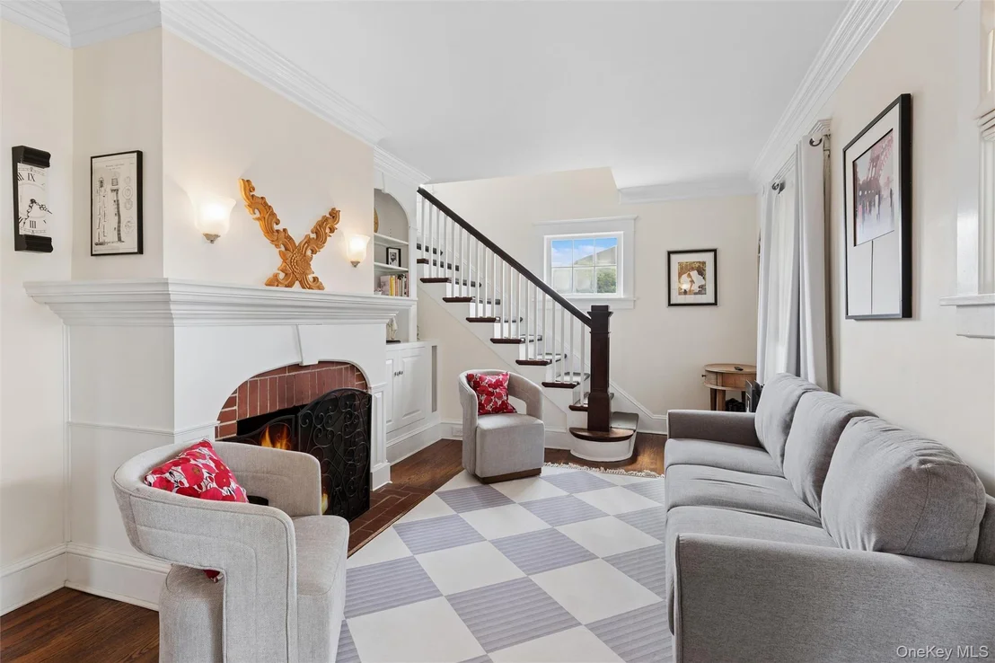 Photo of 87 Islip Avenue