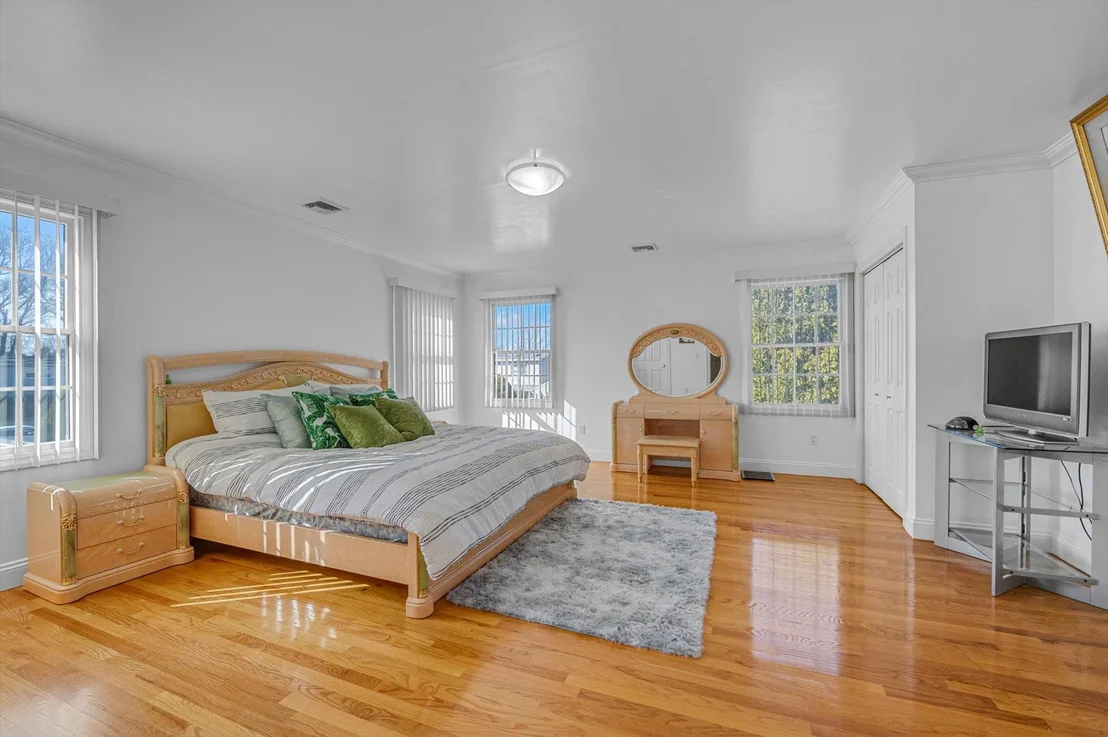 Photo of 5 Edgewood DR.