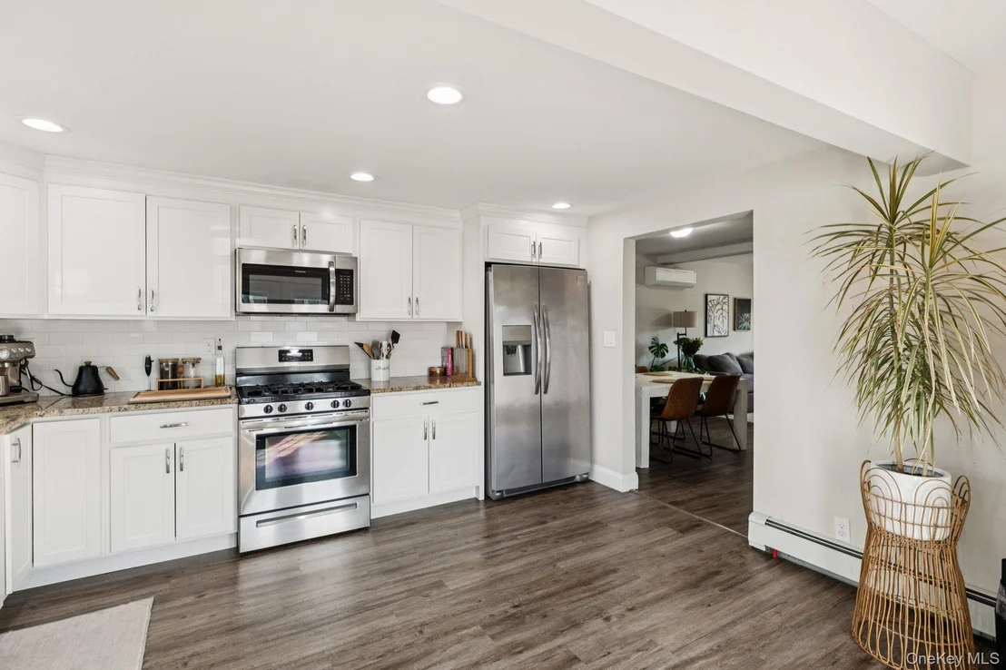 Photo of 72 Waverly Avenue
