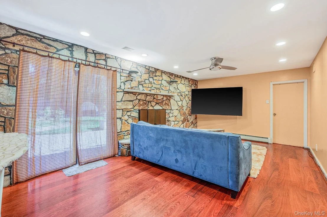 Photo of 19 Dumond Place