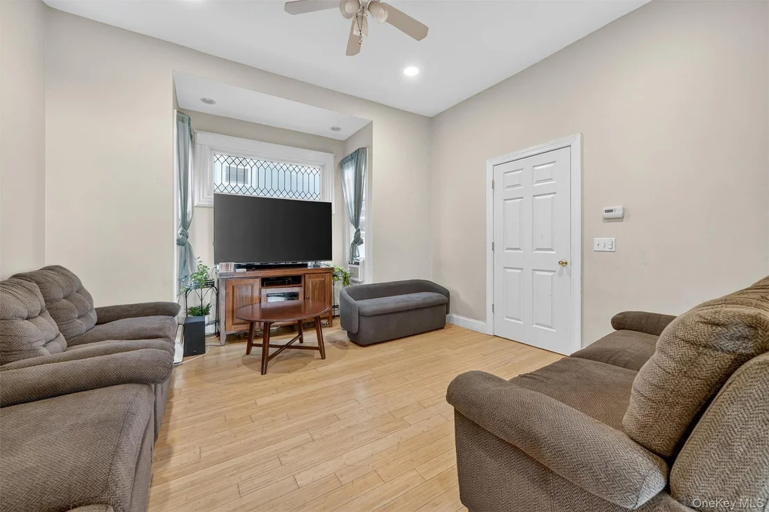 Photo of 16 Maple Place