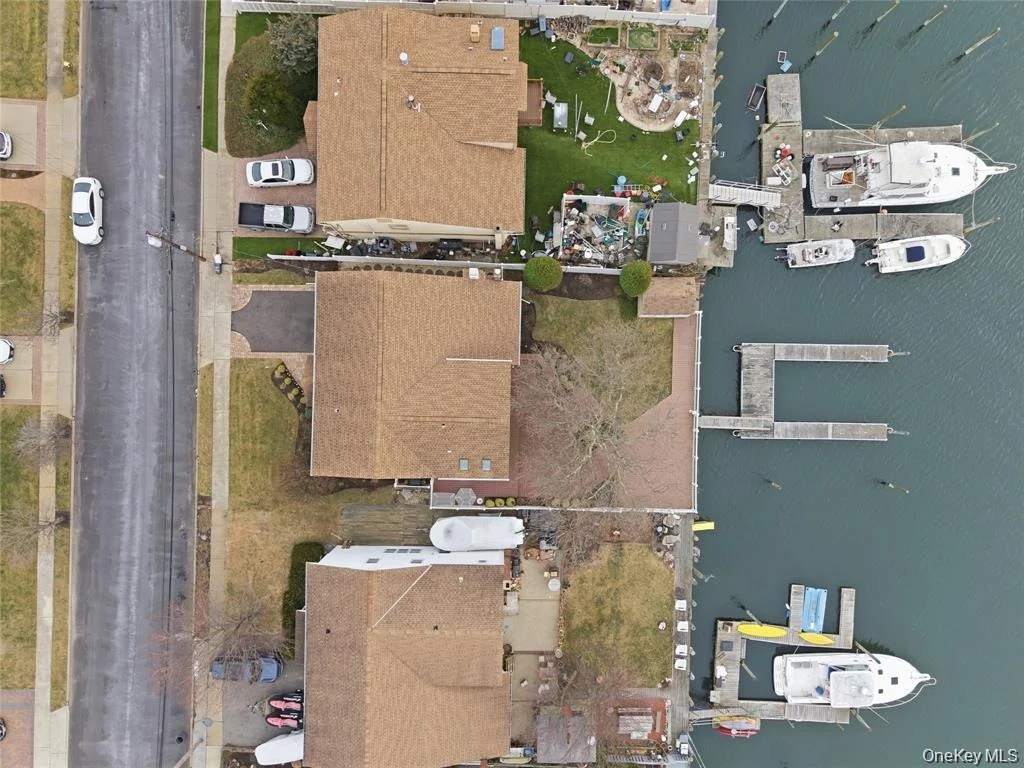 Photo of 3094 Riverside Drive