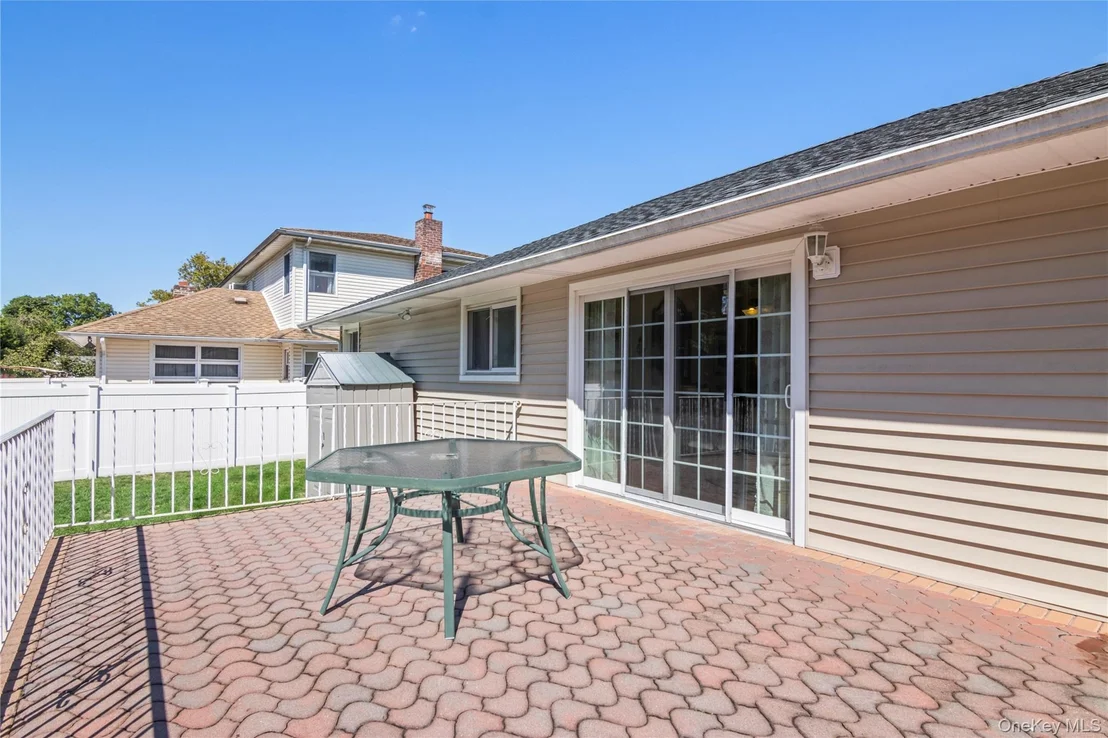 Photo of 858 W Gate