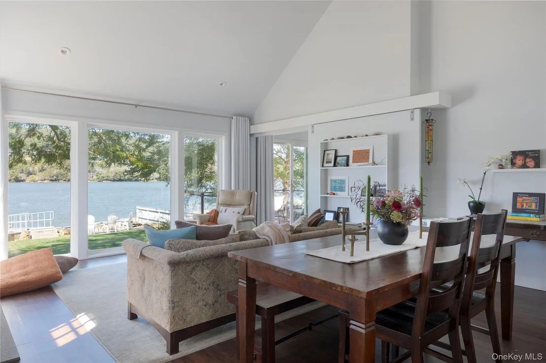 Photo of 32 Hudson River Lane