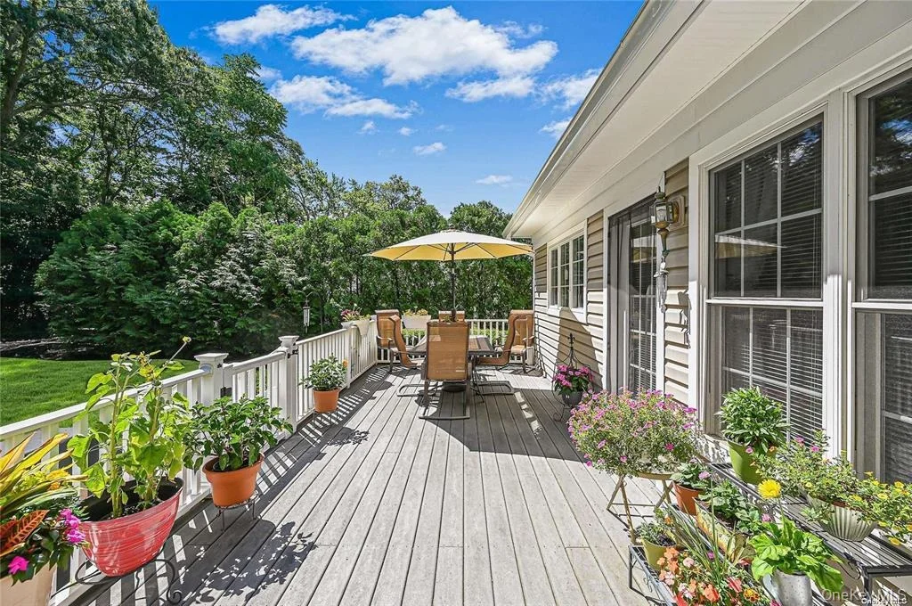 Photo of 828 Pondview Road