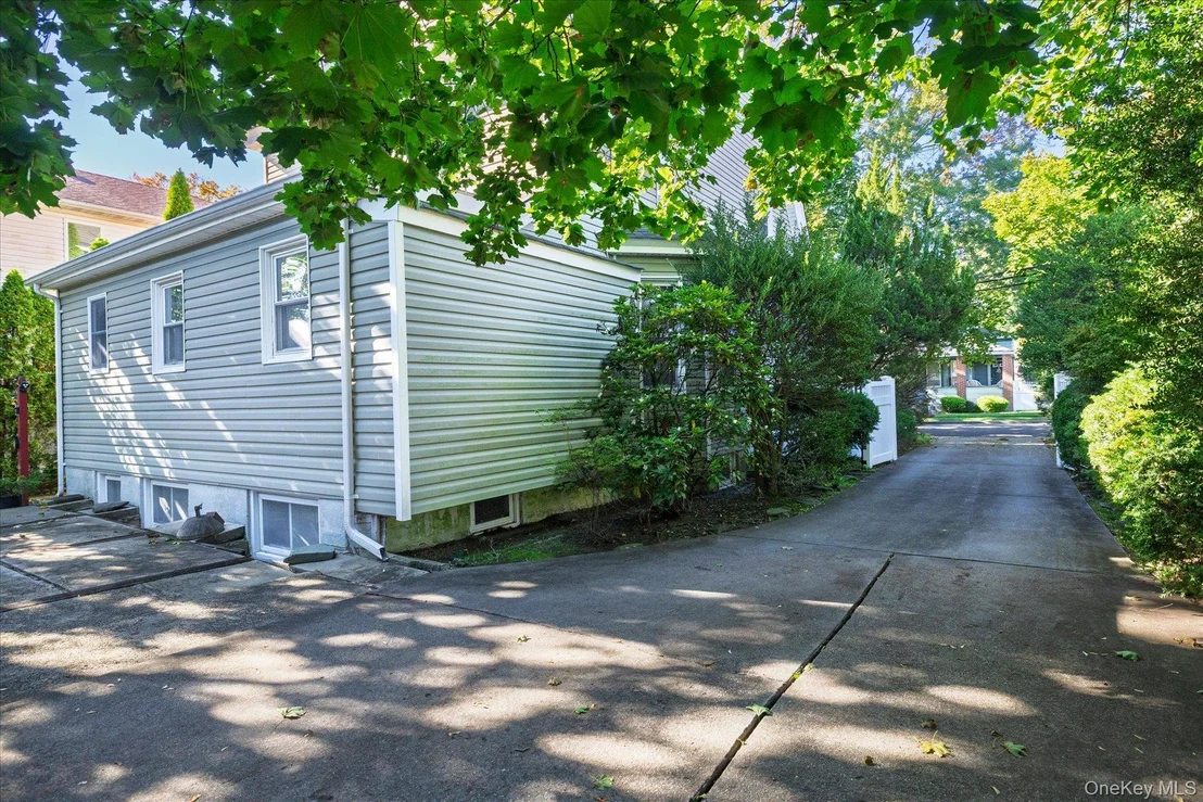 Photo of 2887 Stevens Street