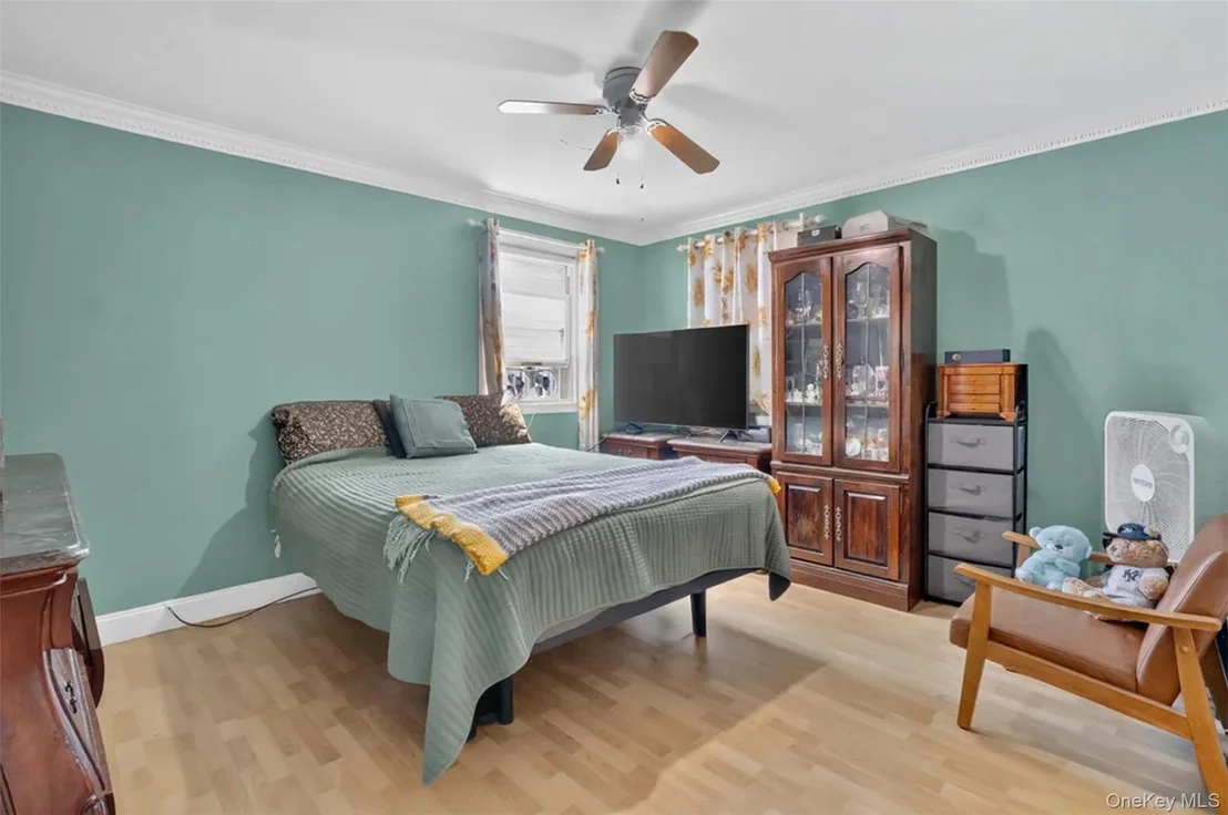 Photo of 1069 Phoebe Street