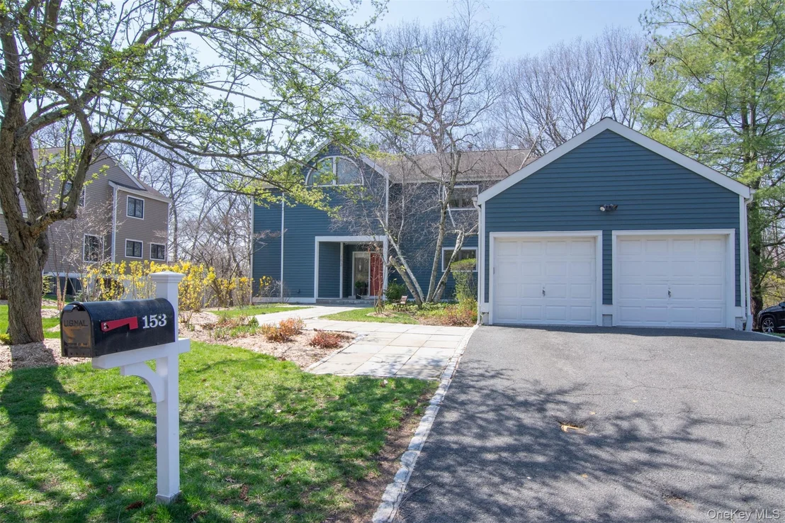 Photo of 153 Fieldpoint Drive