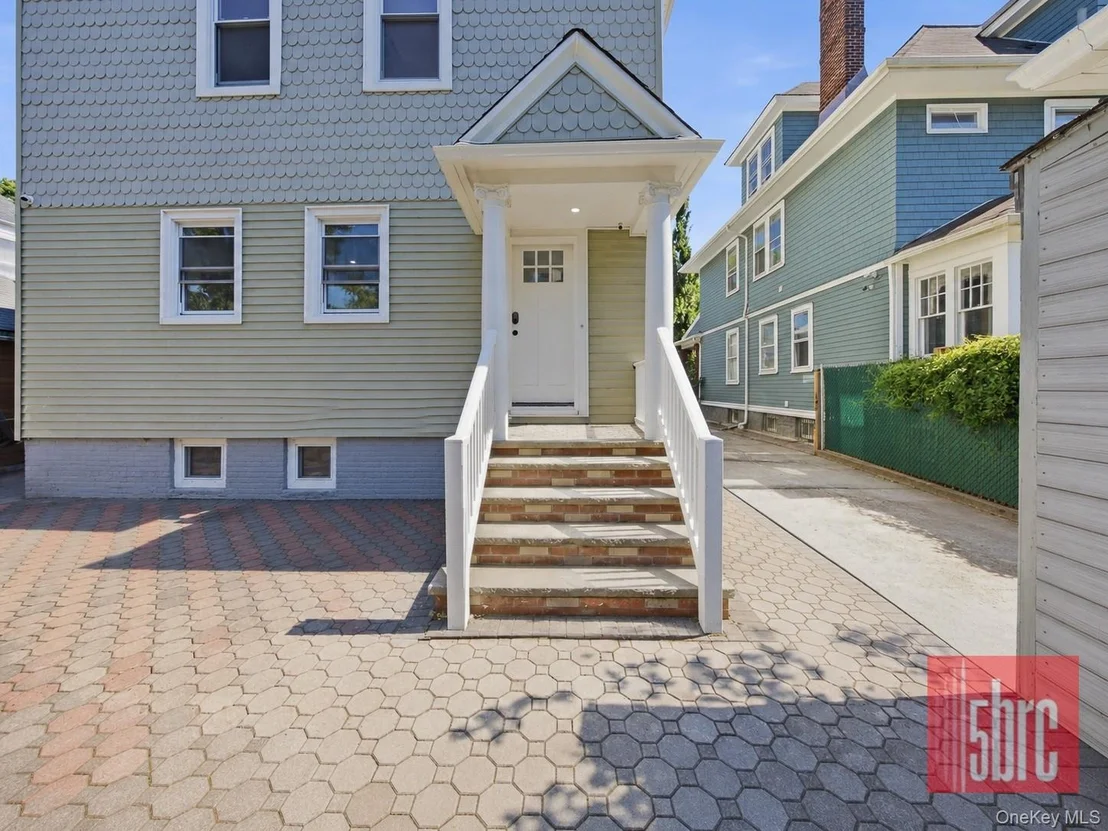 Photo of 1205 Beverley Road