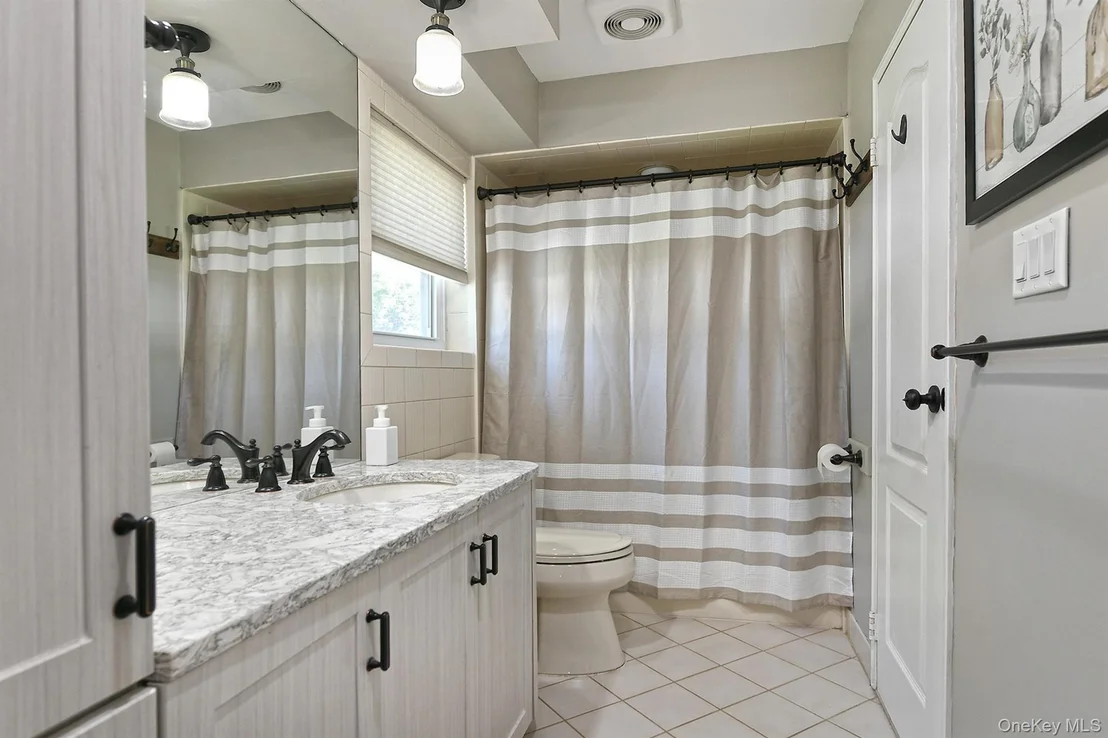 Photo of 42 Montrose Drive
