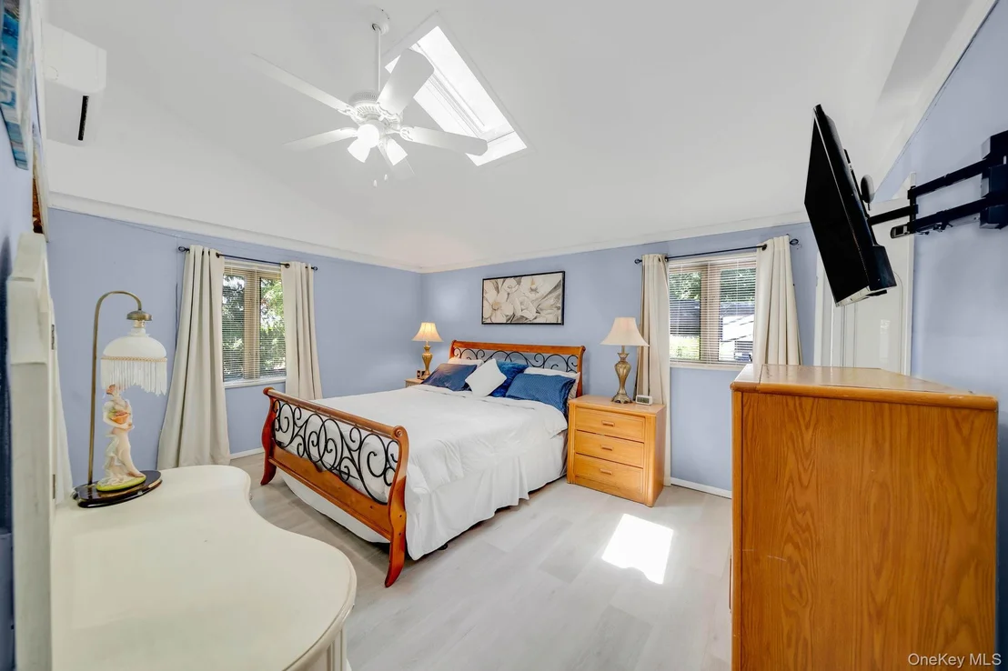 Photo of 1011 Old Town Road