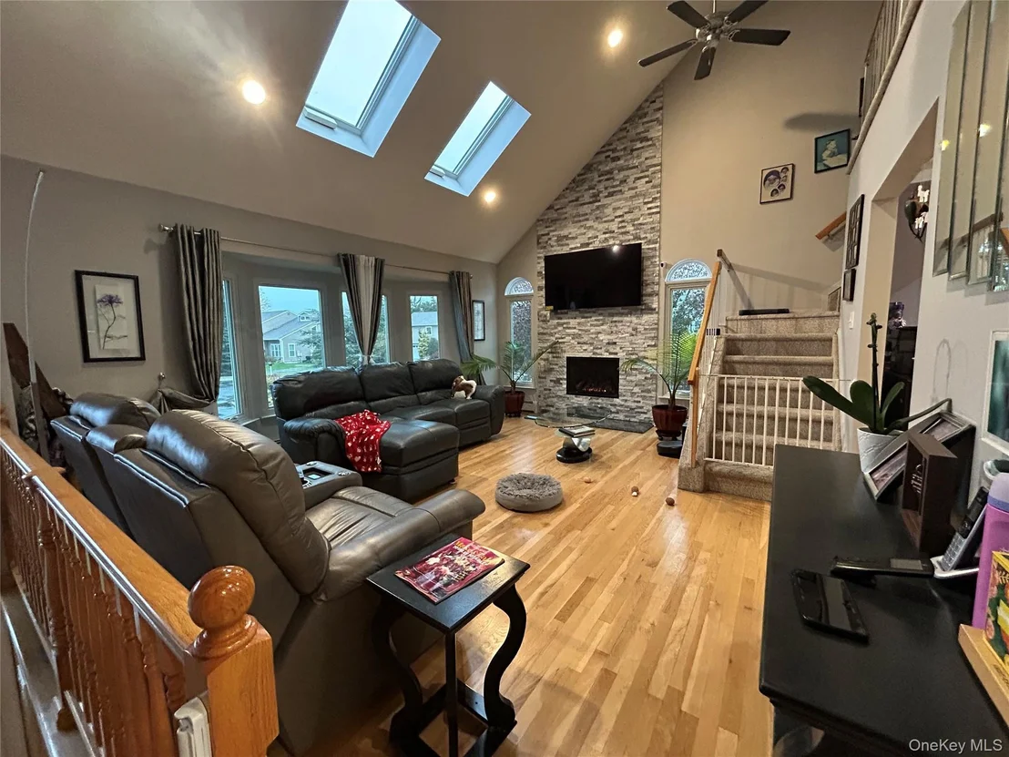 Photo of 839 Pine Avenue