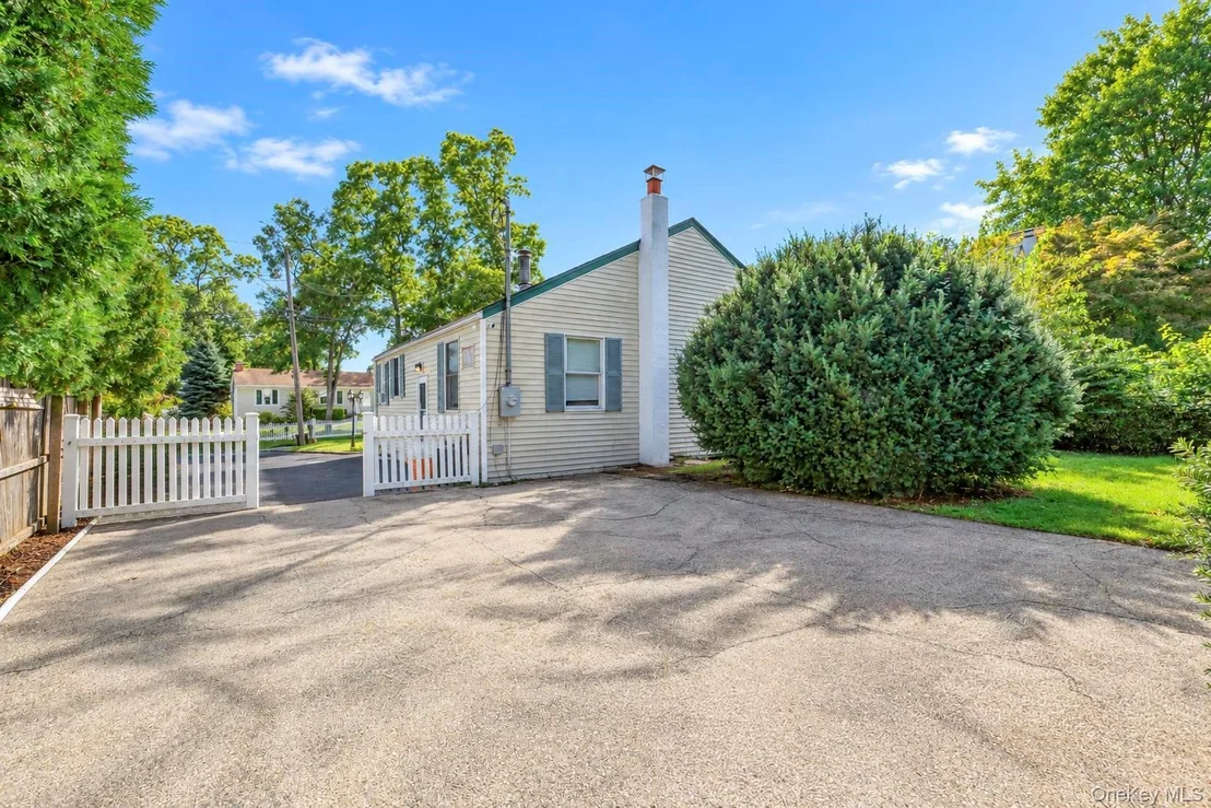 Photo of 11 Oak Street
