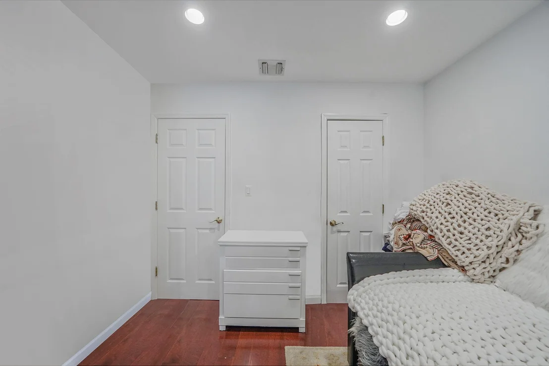 Photo of 26 Oak Meadow Road