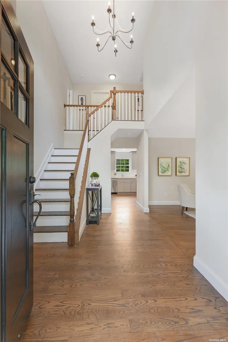 Photo of 19 Summit Boulevard