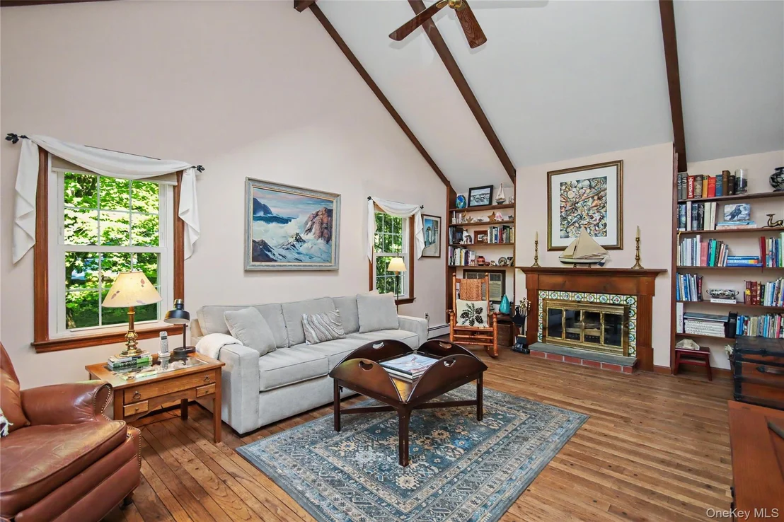 Photo of 1 Cliffside Lane