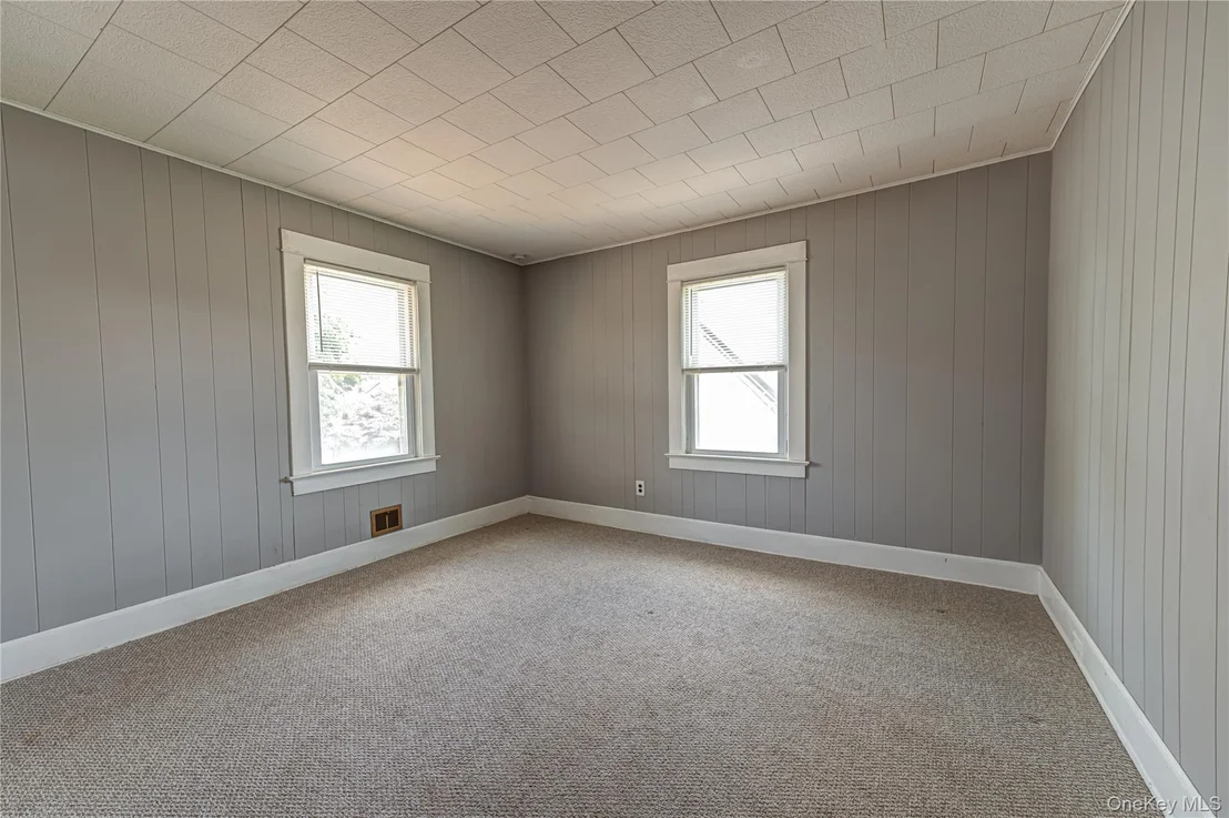 Photo of 129 Bay Avenue