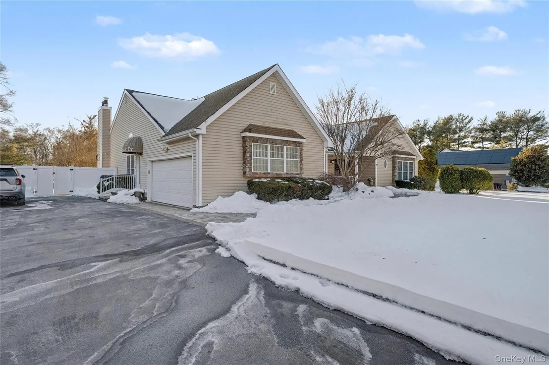 Photo of 8 Paddock Drive