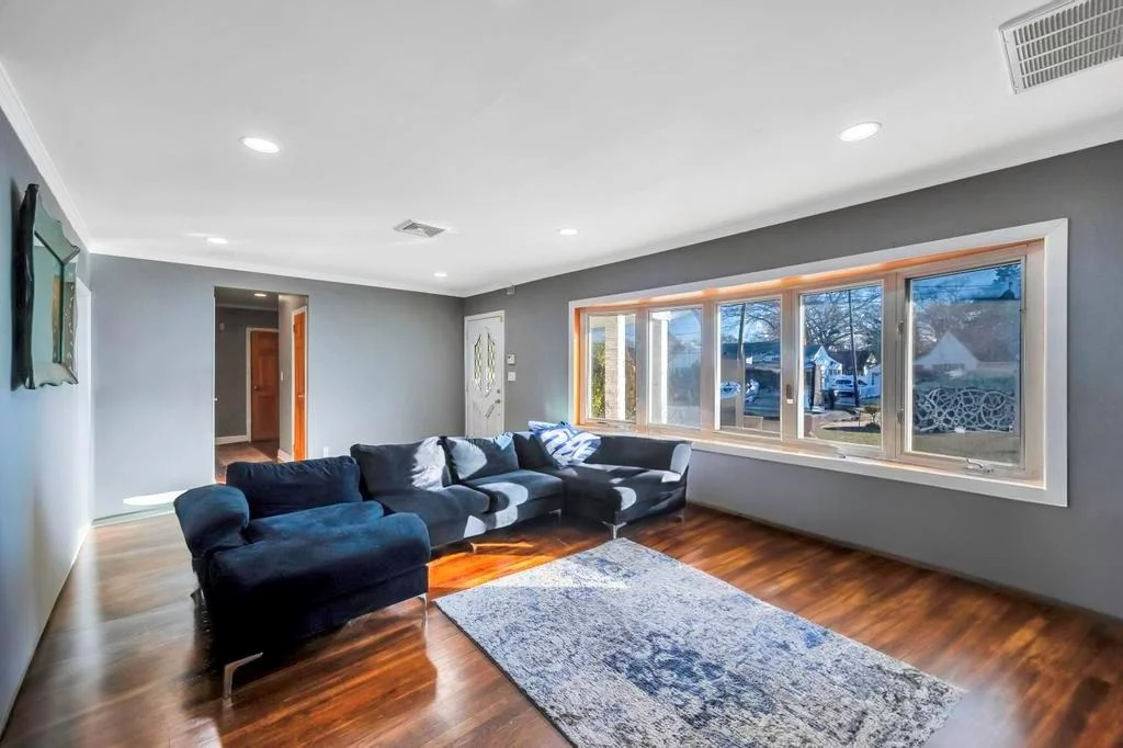 Photo of 82 Royal Drive