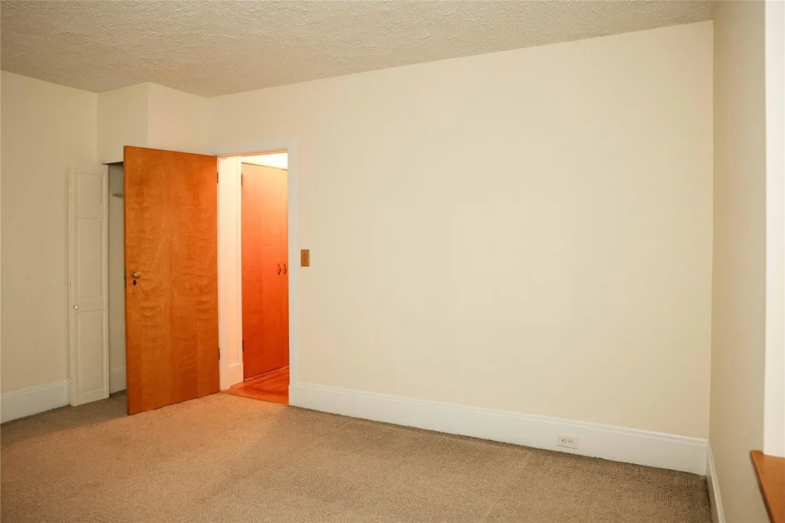 Photo of Unit 1A at 808 Bronx River Road