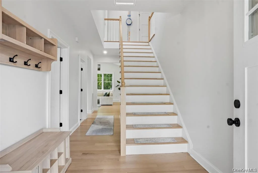 Photo of 33 Howland Avenue