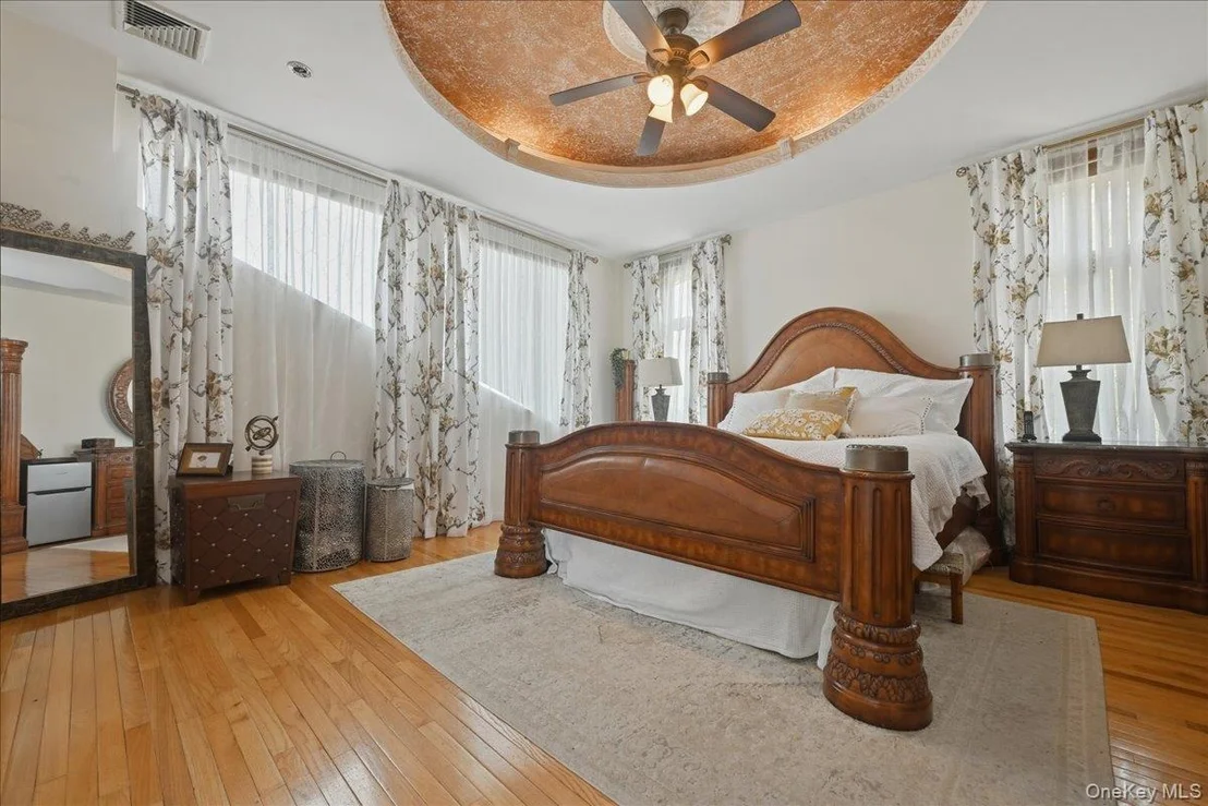 Photo of 844 Park Lane