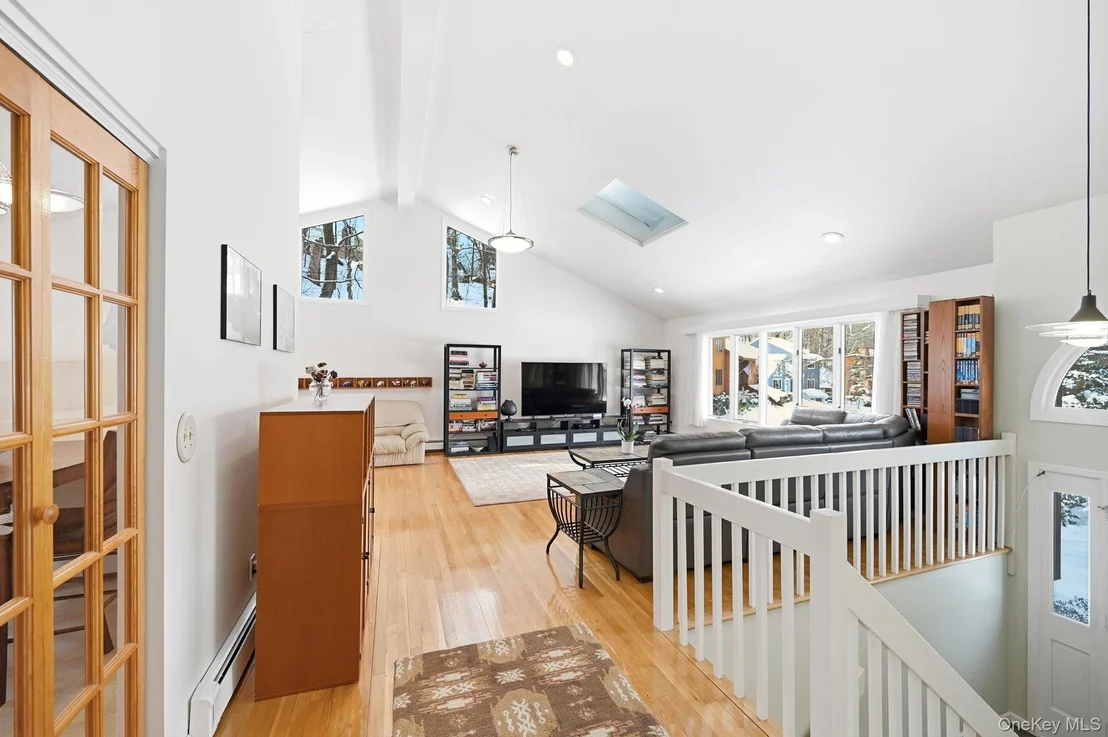 Photo of 10 Pine Brook Road