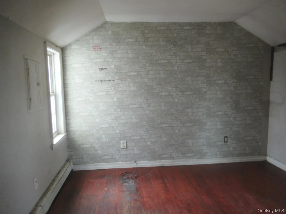 Photo of 35 Carpenter Avenue
