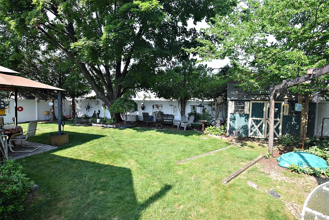 Photo of 48 Barnyard Lane
