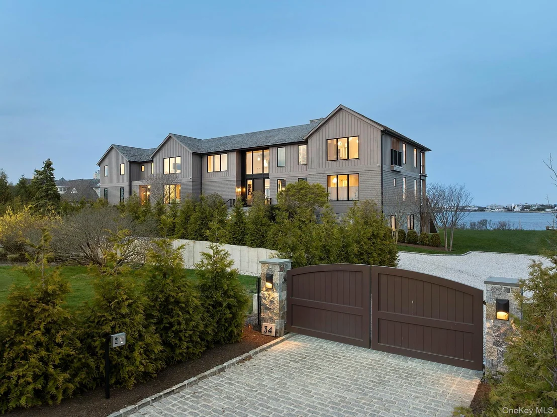 Photo of 34 Westbridge Road