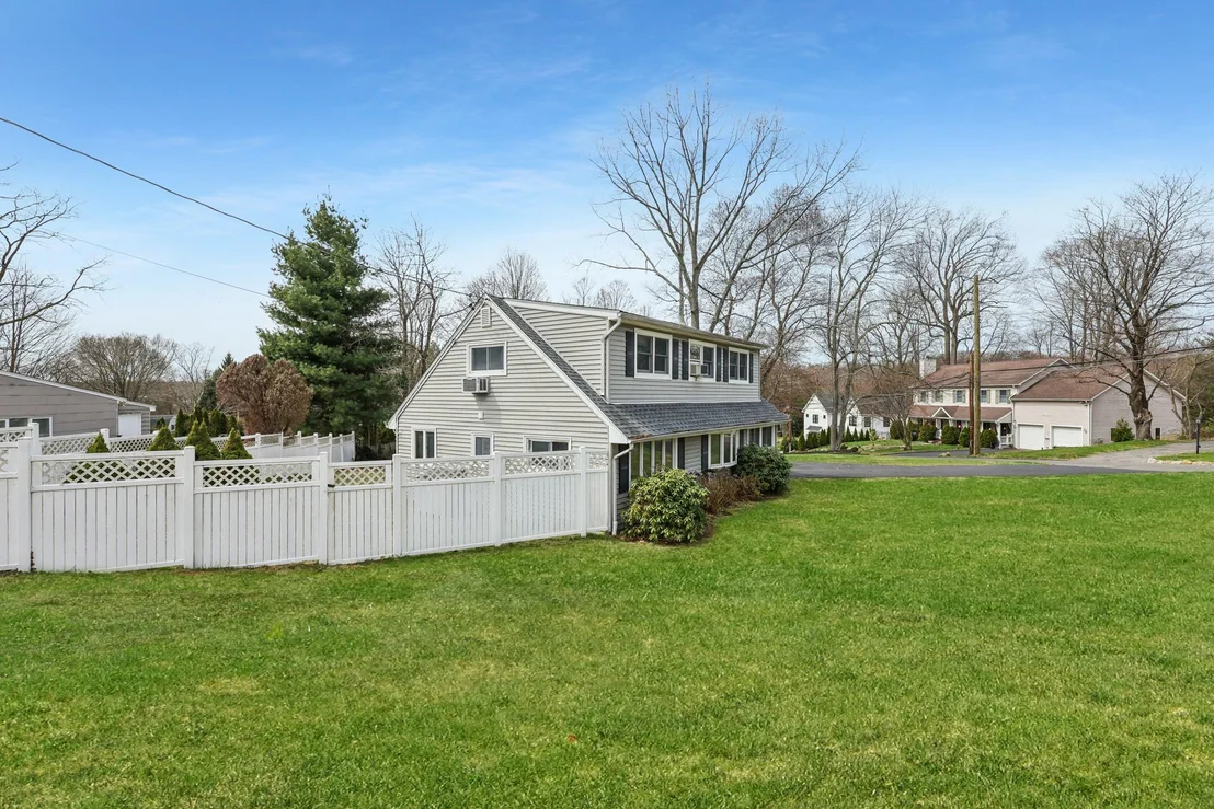Photo of 1 Lee Lane