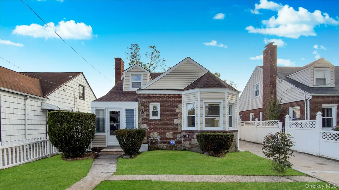 Photo of 138 Windsor Parkway