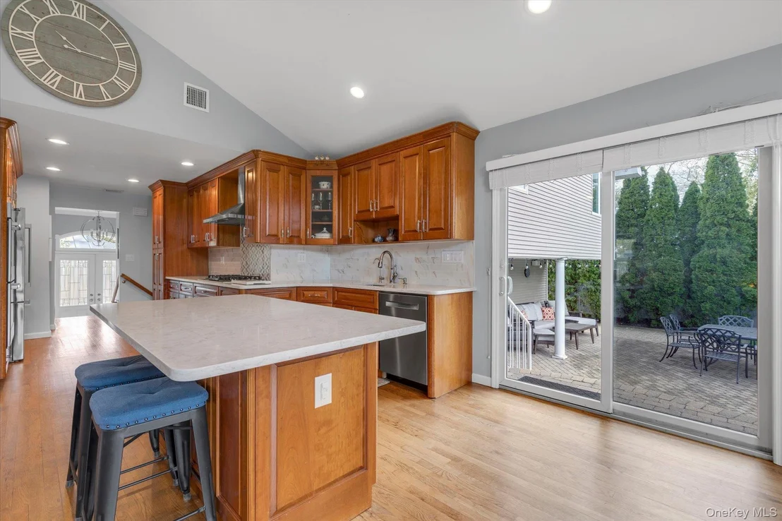 Photo of 340 Woodbridge Lane