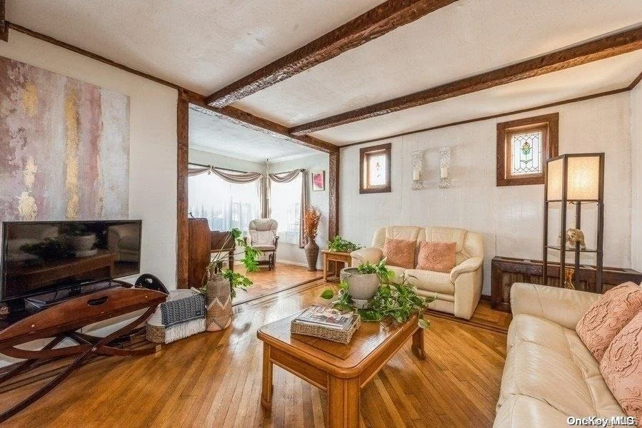 Photo of 18 Davison Avenue