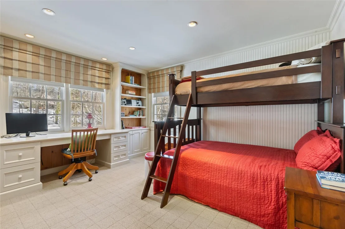 Photo of 12 Fox Ridge Road