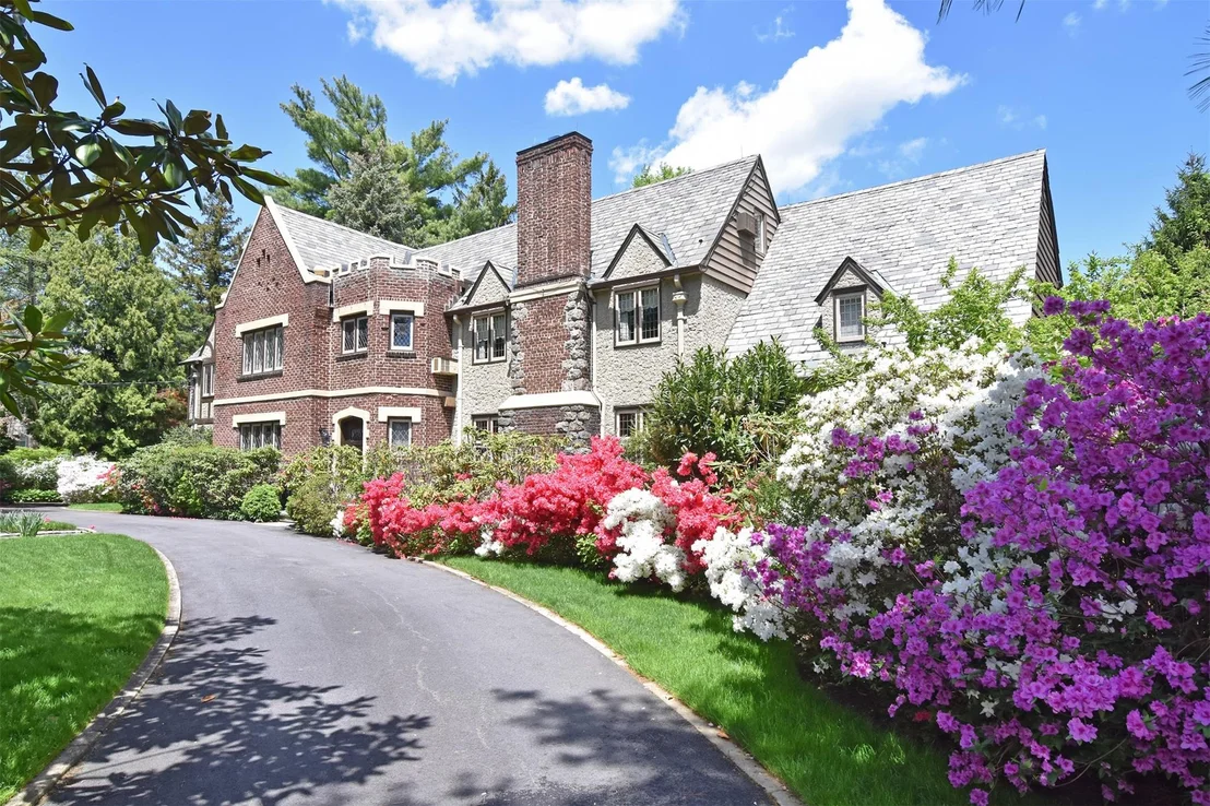 Photo of 1028 Esplanade