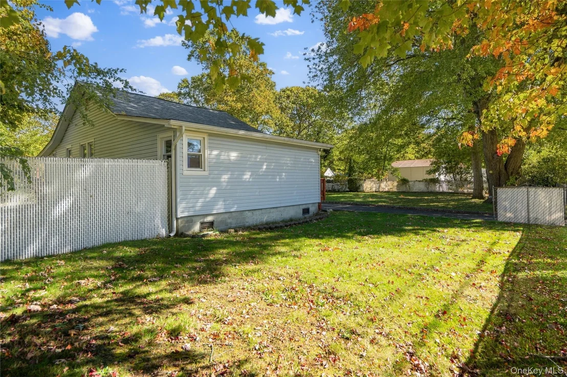 Photo of 109 Lakeview Drive
