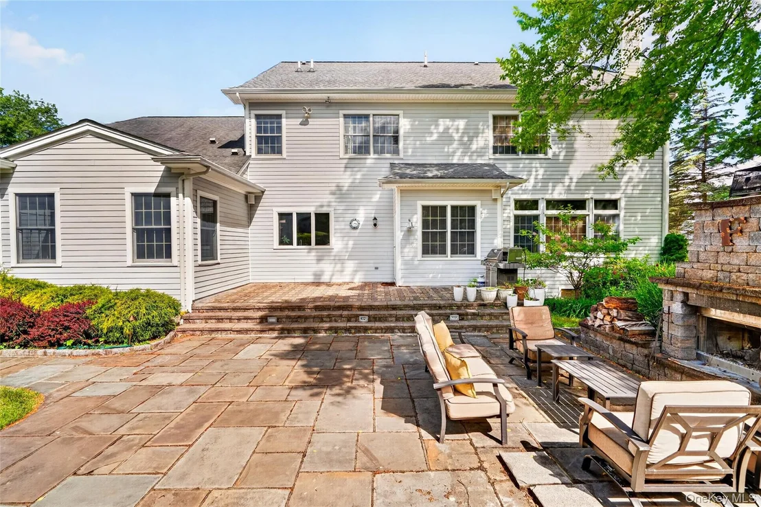 Photo of 12 Meadowview Lane