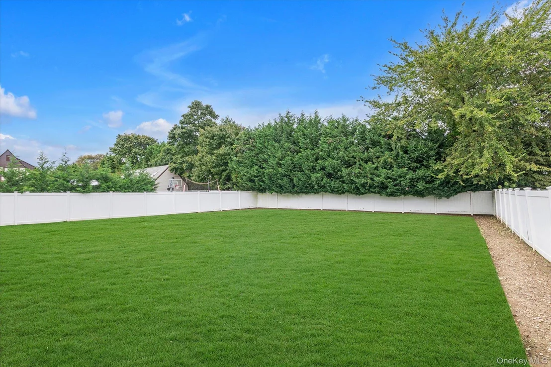 Photo of 100 Lake End Road