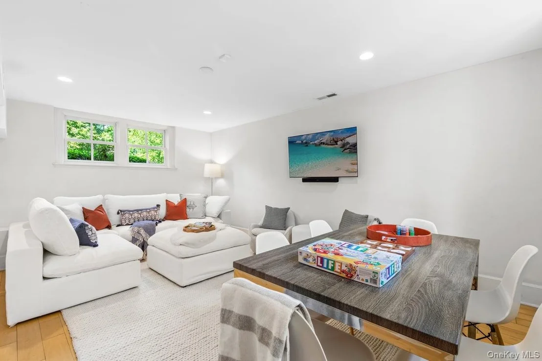 Photo of 731 Forest Avenue