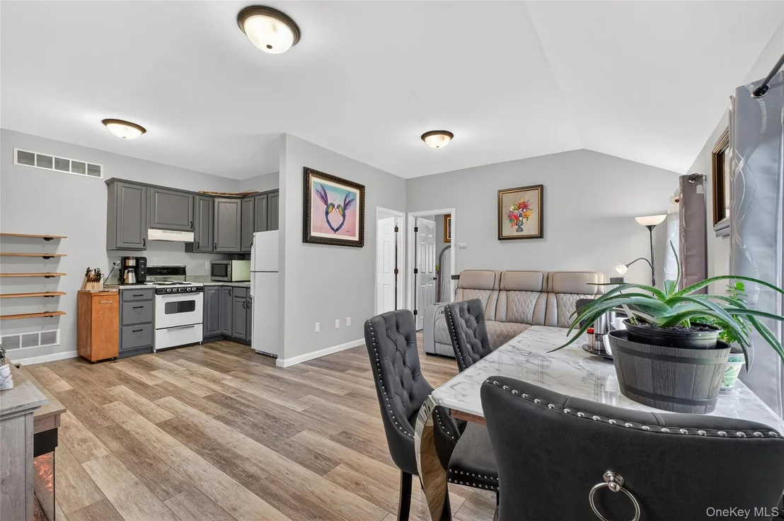 Photo of 24 Coachlight Drive