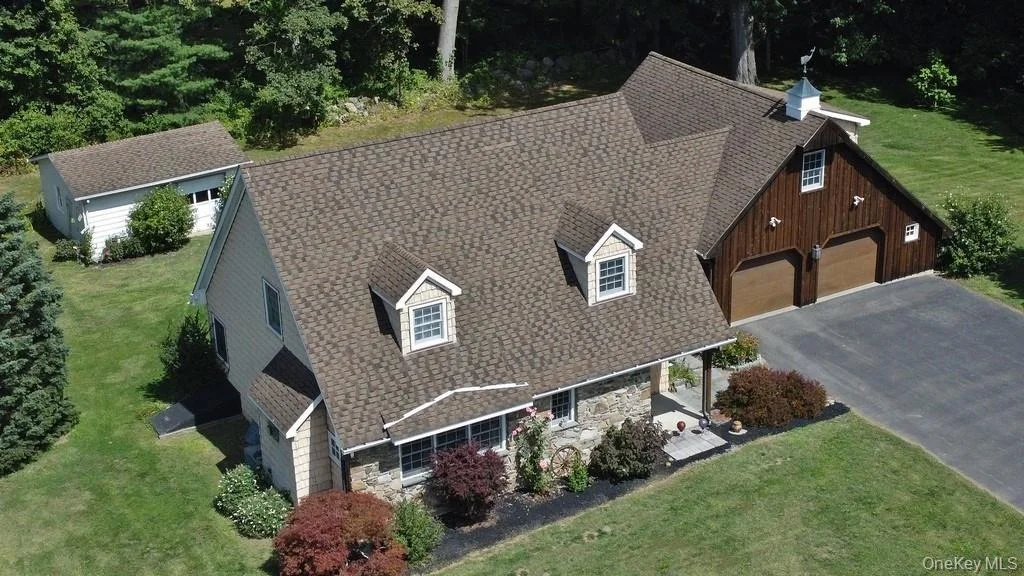 Photo of 138 Round Hill Road