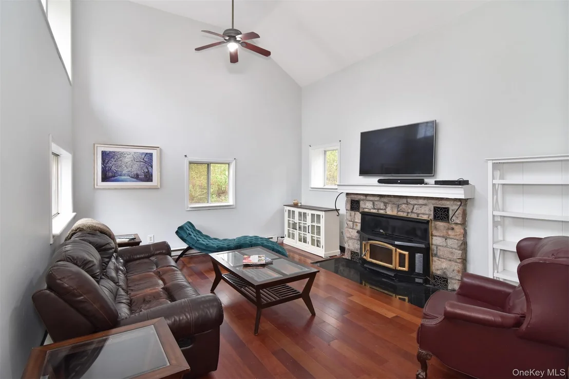 Photo of 16 Oskar Drive