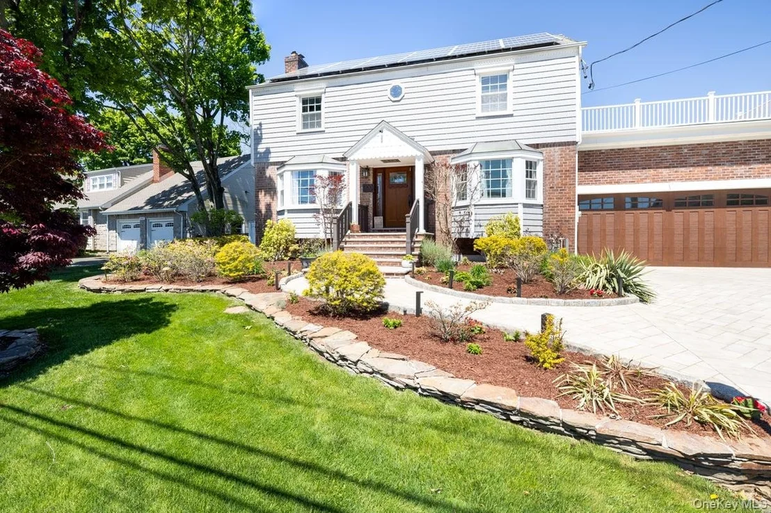 Photo of 100 Byron Road