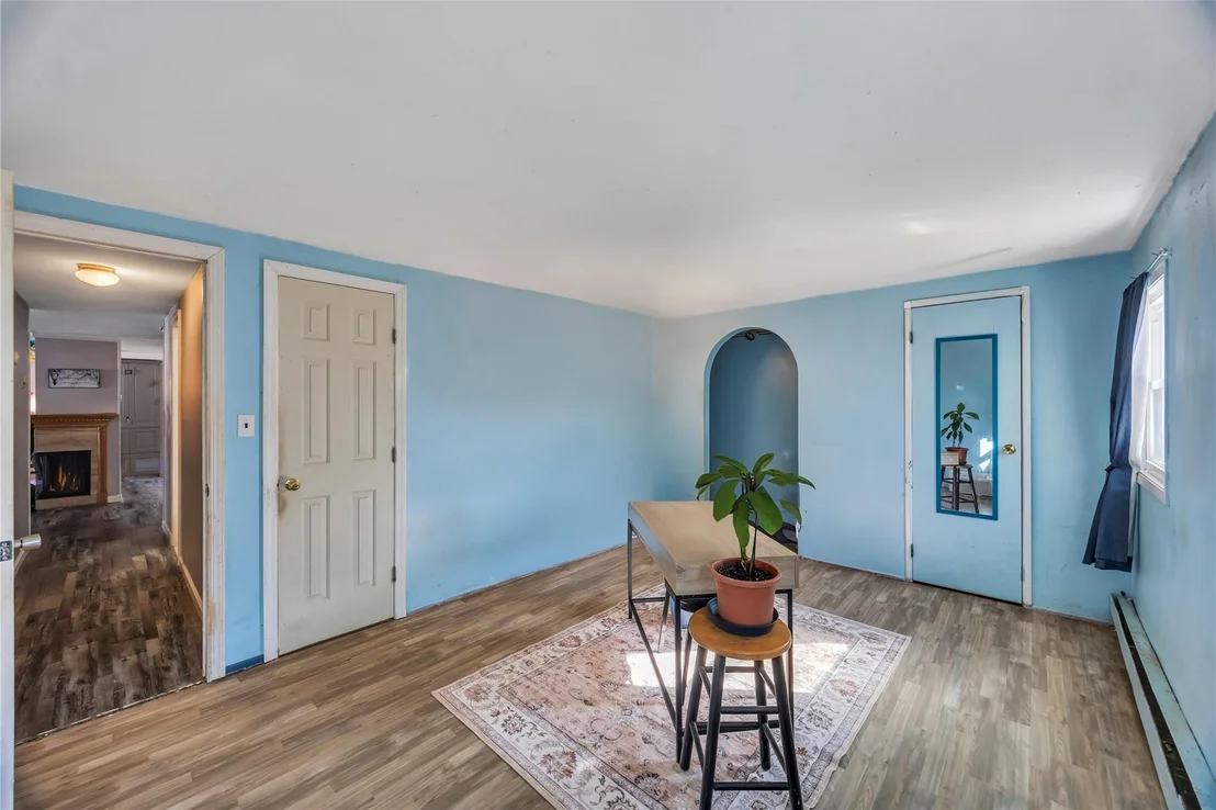 Photo of 41 Lakeside Drive
